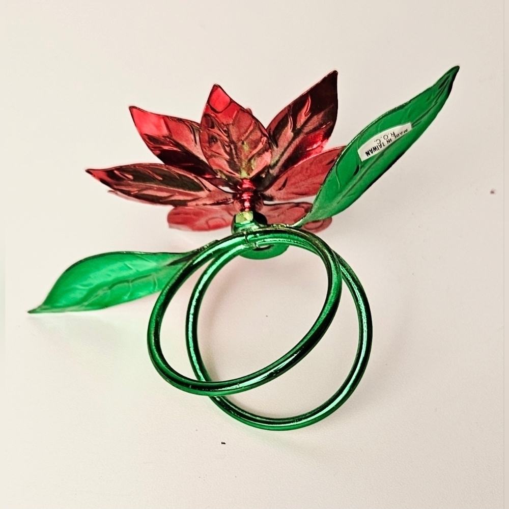 Vintage Tin Poinsettia Napkin Rings Set of 12 Red Green Christmas Table Decor - Picture 9 of 10